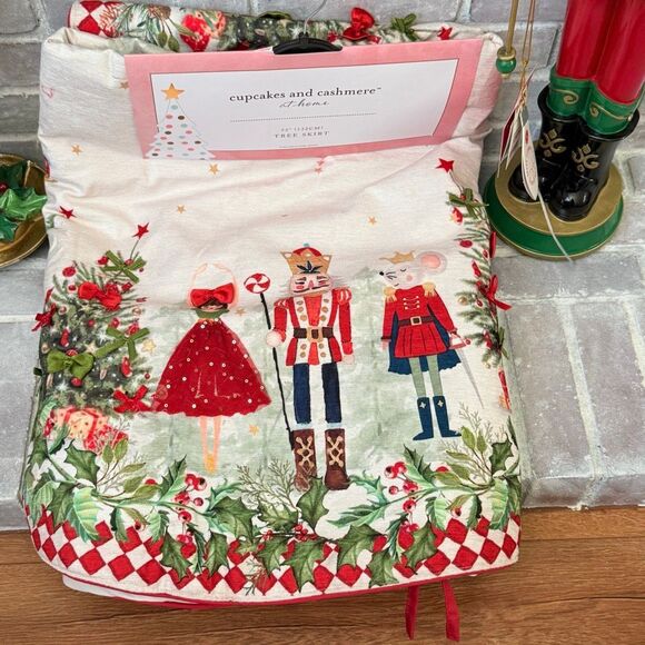 New Cupcakes & Cashmere at Home Nutcracker Tree Skirt Christmas Collar Multi 52" - Picture 8 of 10